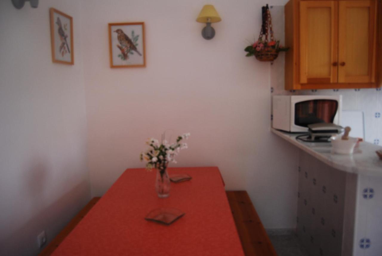 Appartement Es Pins à Cala Blanca  Chambre photo
