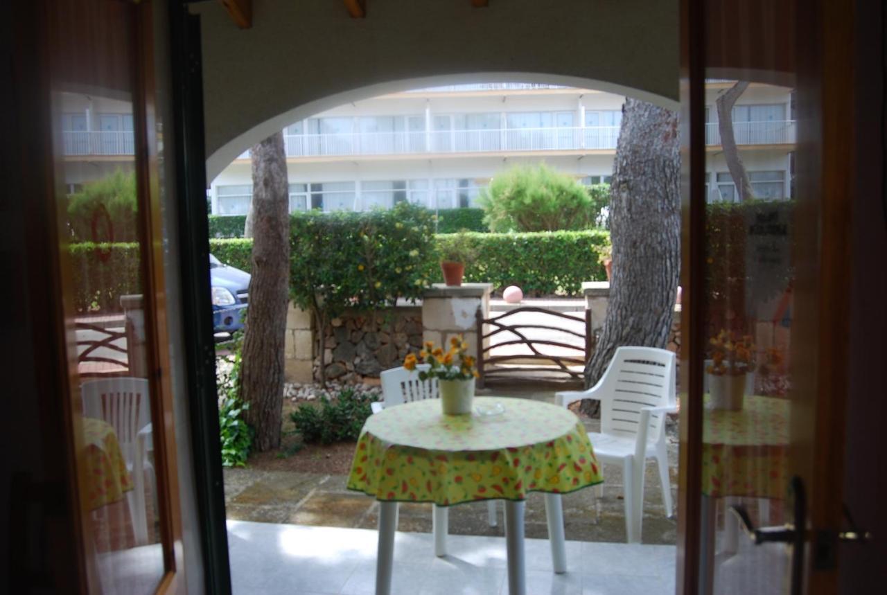 Appartement Es Pins à Cala Blanca  Chambre photo