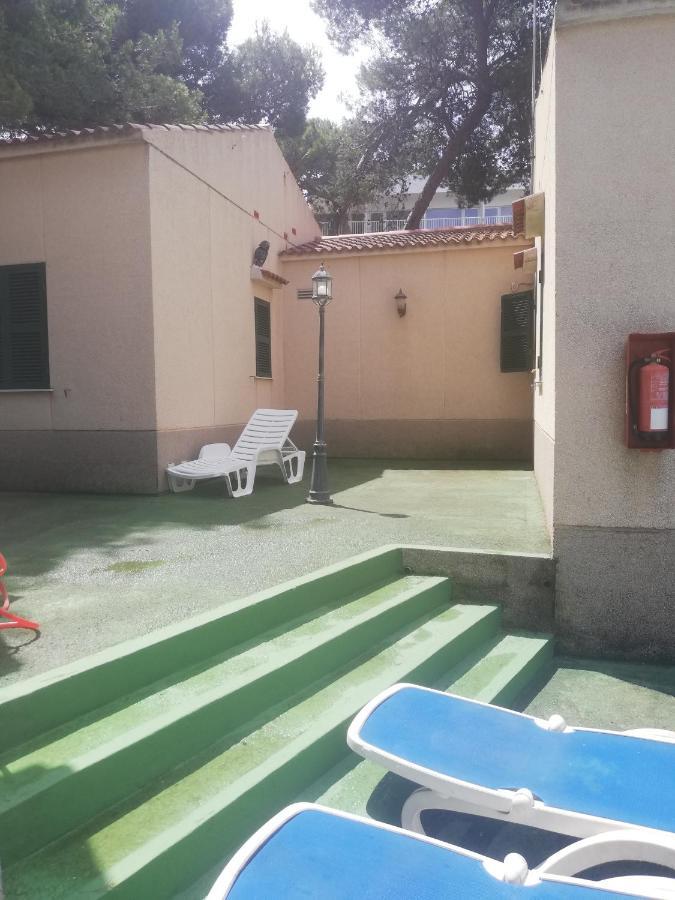 Appartement Es Pins à Cala Blanca  Extérieur photo